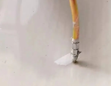 定西市瓷砖空鼓维修公司专业解答在瓷砖铺贴过程中，如果使用的砂料过粗（如全部使用了粗砂），可能会导致以下问题